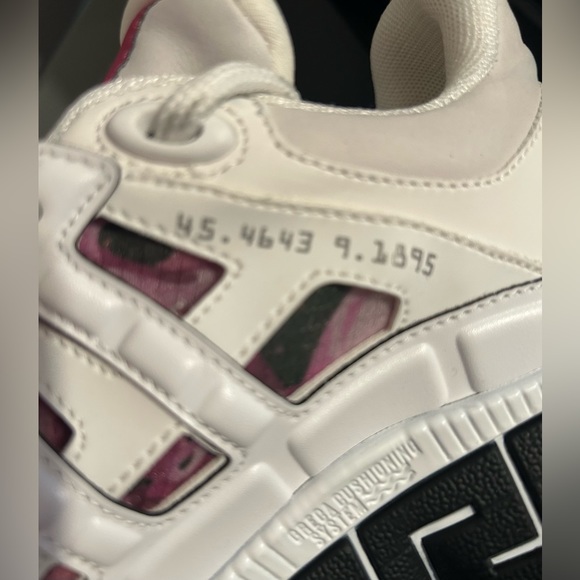 **💯% AUTHENTIC** VERSACE Trigreca Sneakers NWT - Picture 8 of 11